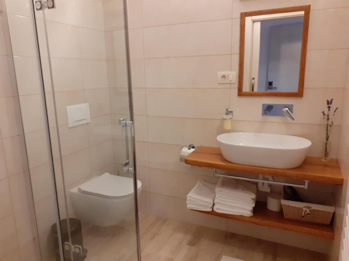 Apartmaji In Sobe Odlicna Hisa Štanjel Exterior foto